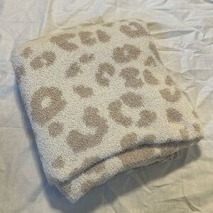 Throw blanket, brand threshold